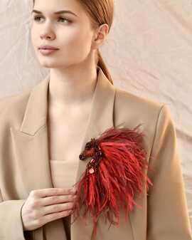 Лошадка Искра с гривой