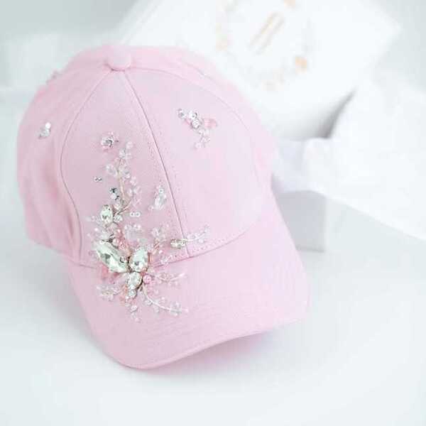 Кепка с вышивкой minimal