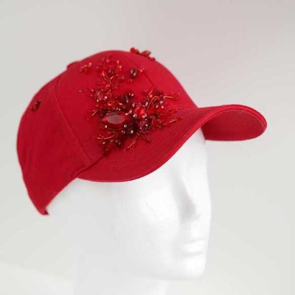 Кепка с вышивкой мини