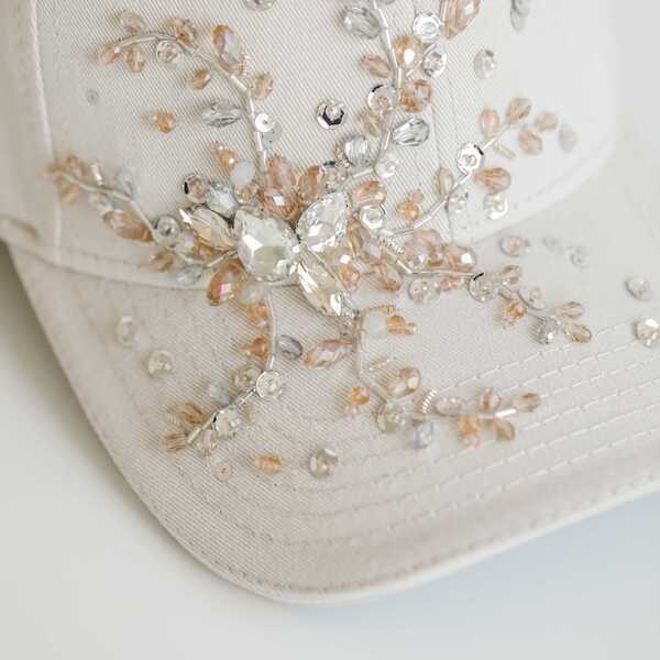 Кепка с вышивкой