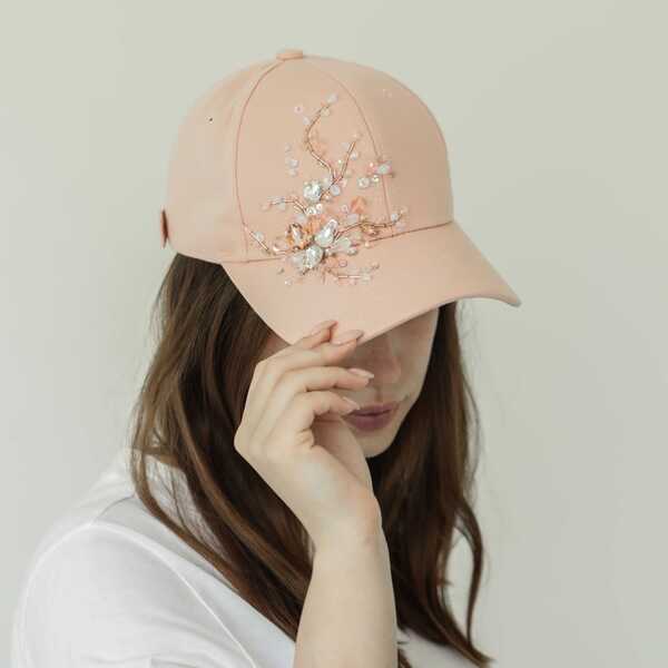 Кепка с вышивкой minimal