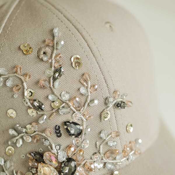 Кепка с вышивкой minimal