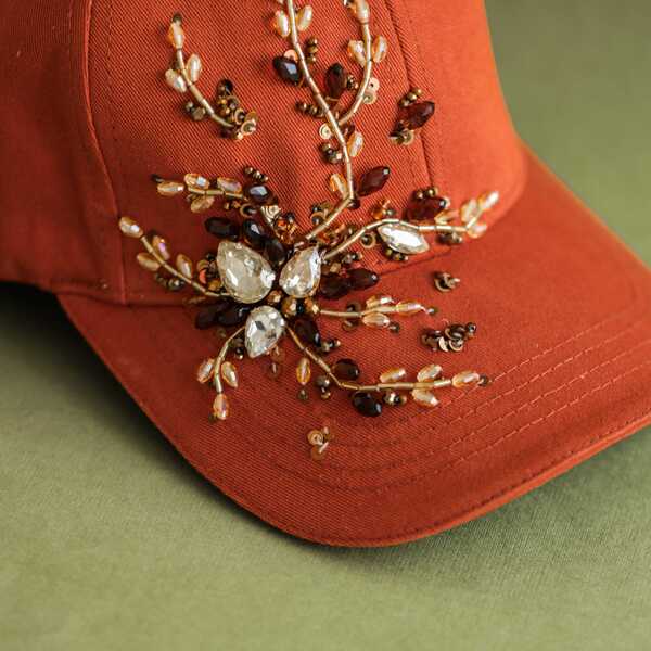 Кепка с вышивкой мини