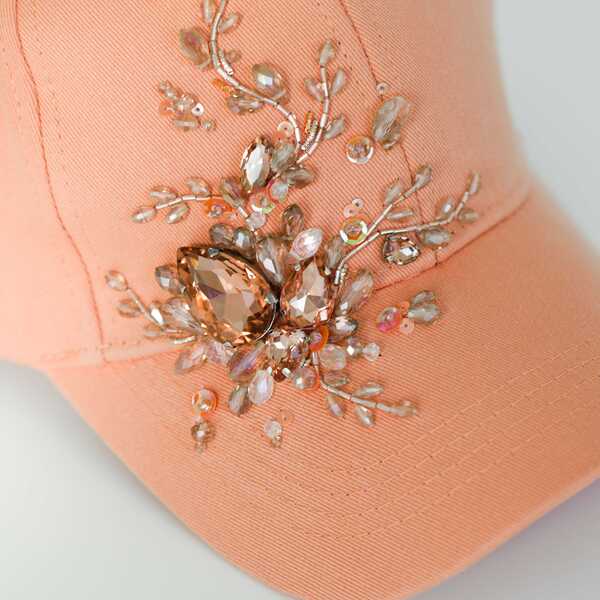 Кепка с вышивкой мини