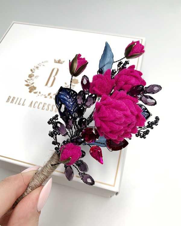 Веточка фуксии