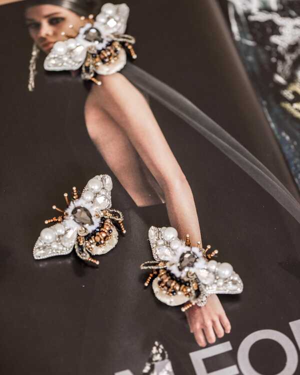 Шмель Честер