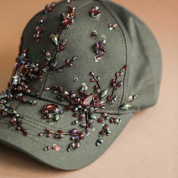 Кепка с вышивкой