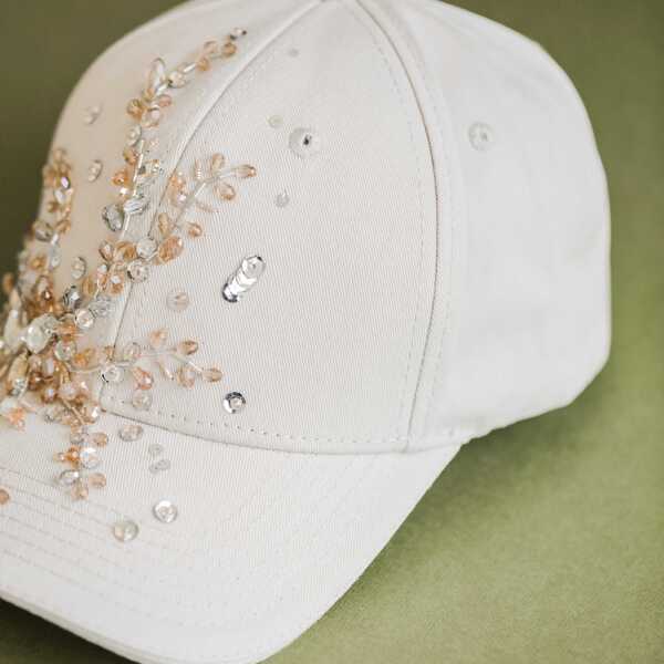 Кепка с вышивкой