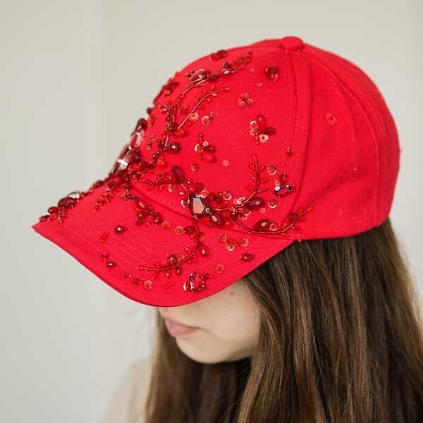 Кепка с вышивкой