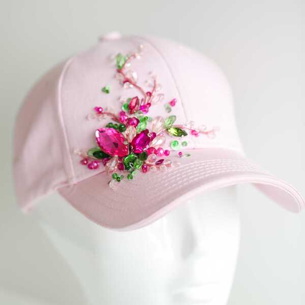Кепка с вышивкой мини