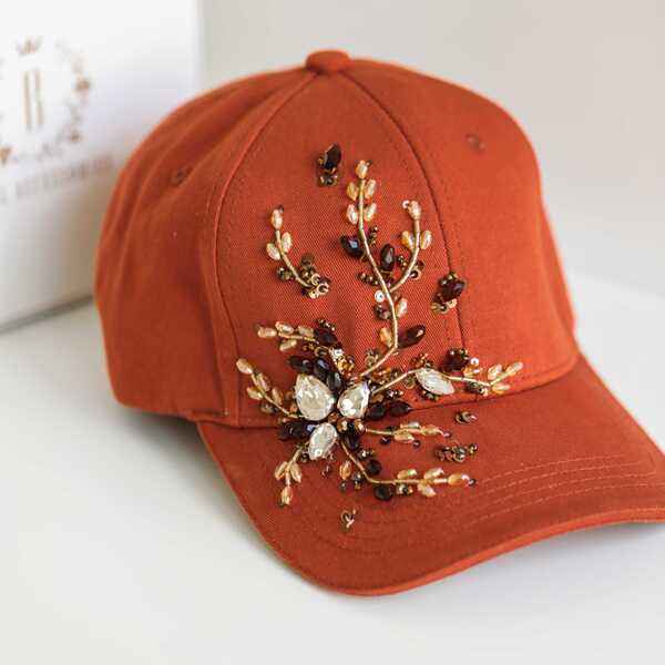 Кепка с вышивкой мини