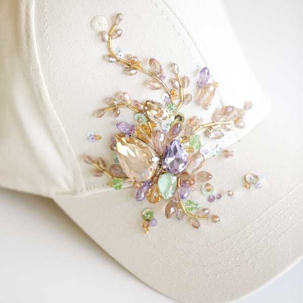 Кепка с вышивкой мини