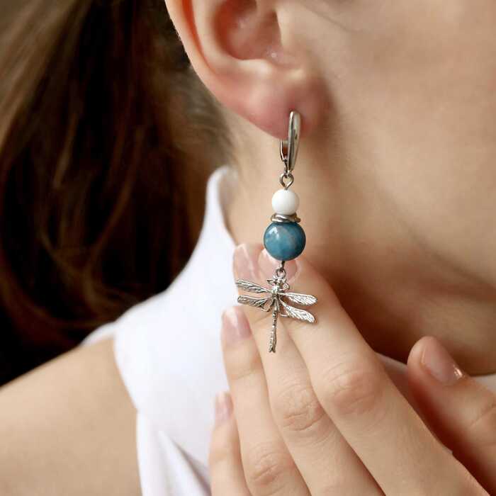 Стрекоза в синем аппатите