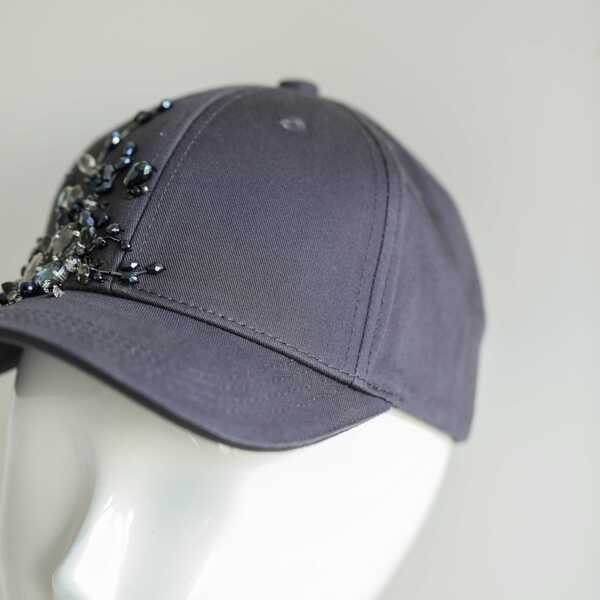 Кепка с вышивкой мини