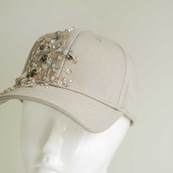 Кепка с вышивкой minimal