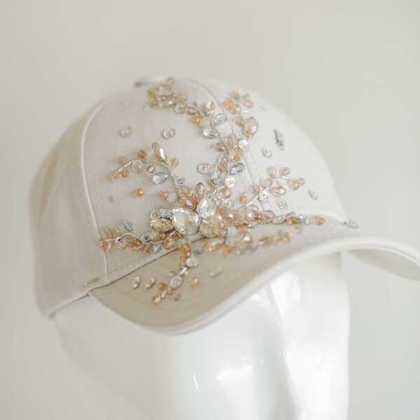 Кепка с вышивкой