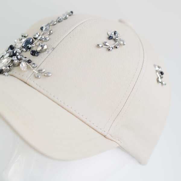 Кепка с вышивкой мини