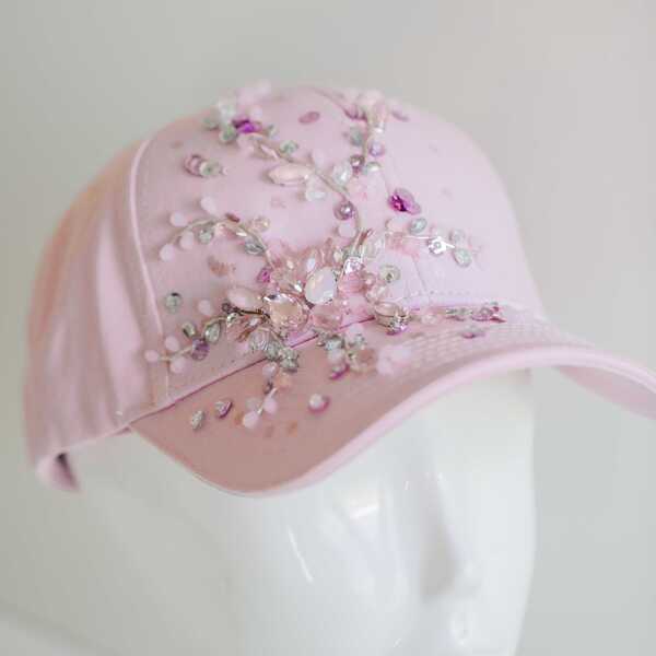 Кепка с вышивкой