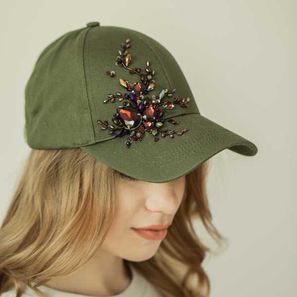 Кепка с вышивкой мини