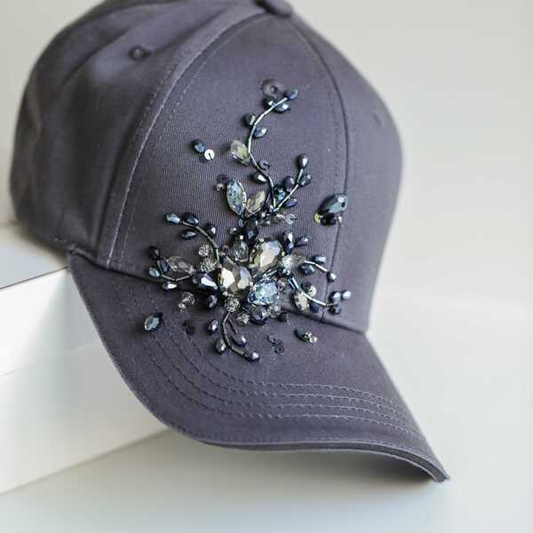 Кепка с вышивкой мини