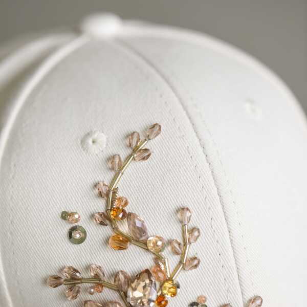 Кепка с вышивкой minimal