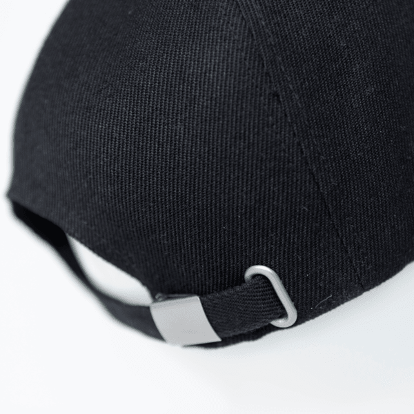 Кепка с вышивкой minimal