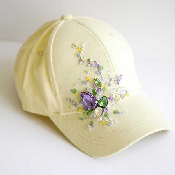Кепка с вышивкой мини