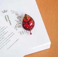 Цвет: Лист красный